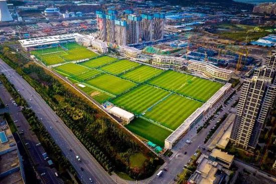 INS账号粉丝达到1.5亿，皇马官方晒海报庆祝皇马官方发文，庆祝俱乐部官方INS账号粉丝达到1.5亿。